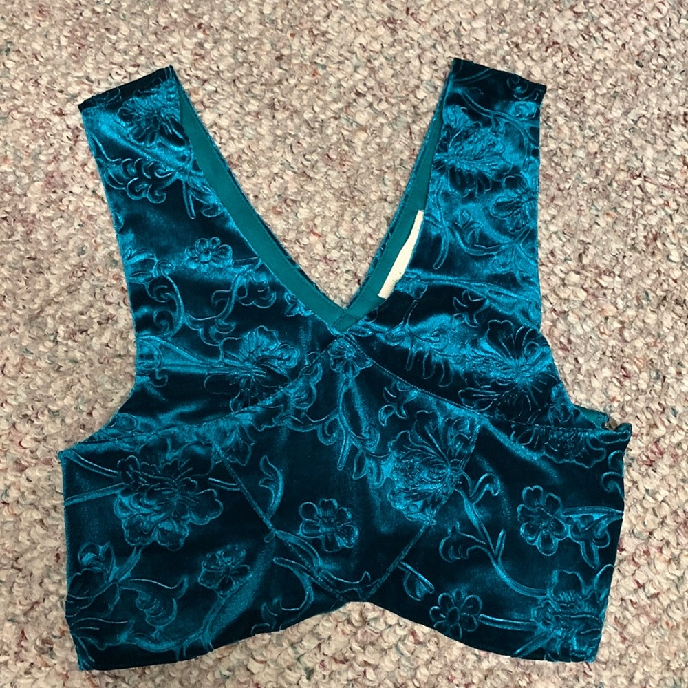 New velvet crop top